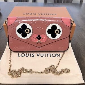 💯 LOUIS VUITTON Monogram Vernis
Pochette-Felicie Chain Long Wallet with COA